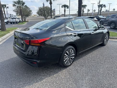 Used 2023 Nissan Altima 2.5 SV image 6