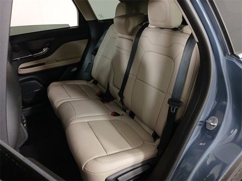 Used 2025 Lincoln Corsair Reserve image 17