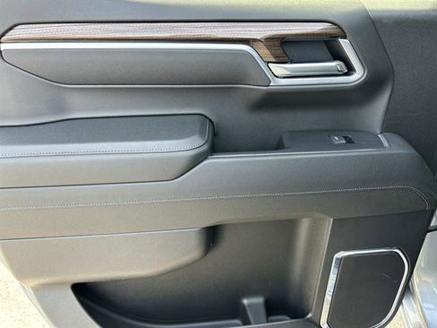 Used 2025 Chevrolet Silverado 1500 LT image 15