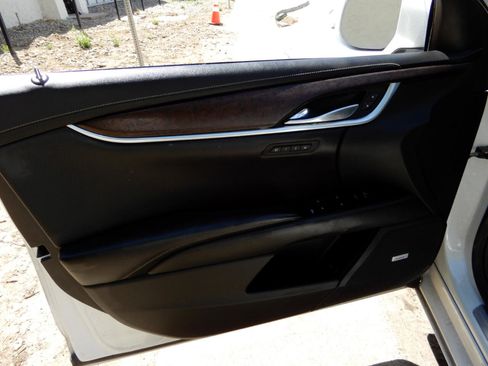 Used 2019 Cadillac XTS Luxury image 19