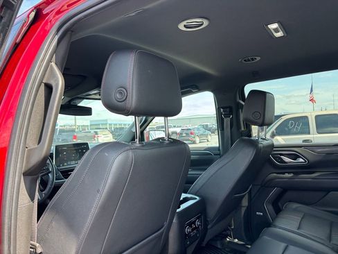 Used 2022 Chevrolet Suburban RST w/ Luxury Package AWD/4WD image 27