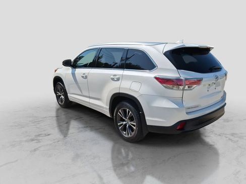 Used 2016 Toyota Highlander XLE AWD/4WD image 6