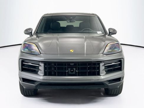 Used 2024 Porsche Cayenne AWD/4WD image 2