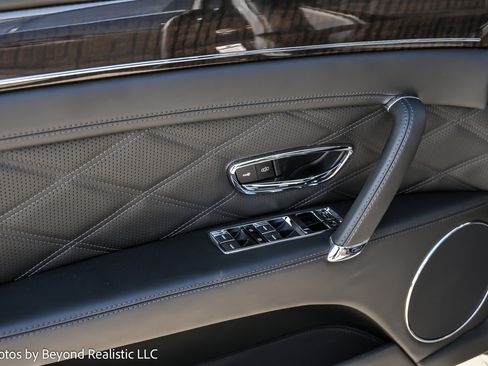 Used 2014 Bentley Flying Spur W12 image 16