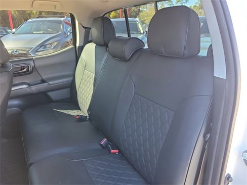 Used 2023 Toyota Tacoma 2WD Double Cab image 11