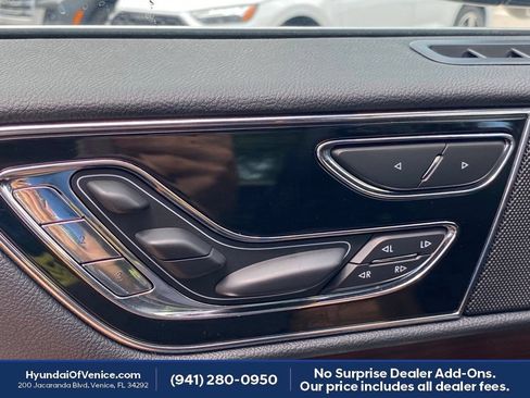 Used 2022 Lincoln Navigator L Reserve AWD/4WD image 16