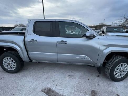 New 2025 Toyota Tacoma SR5 image 9