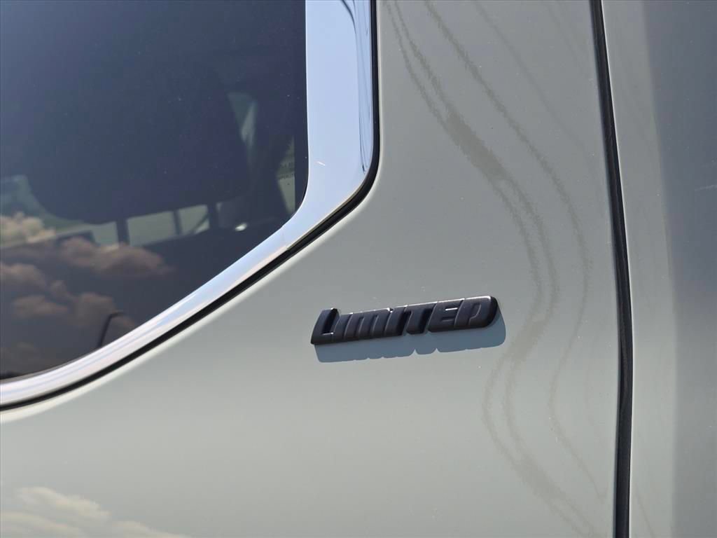 Used 2024 Toyota Tundra Limited AWD/4WD image 25
