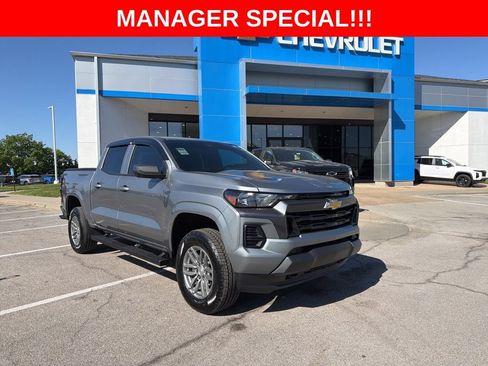 Used 2026 Chevrolet Colorado LT w/ Advanced Trailering Package AWD/4WD image 1