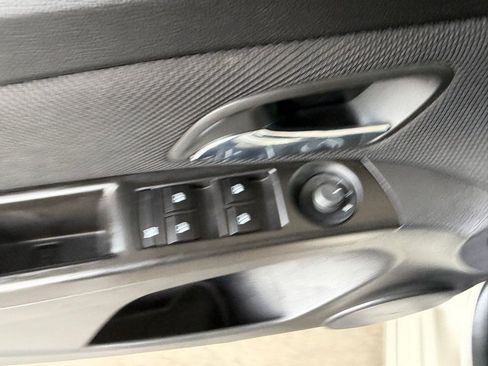 Used 2014 Chevrolet Cruze LT FWD image 17