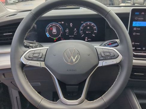 New 2026 Volkswagen Tiguan SE FWD image 30