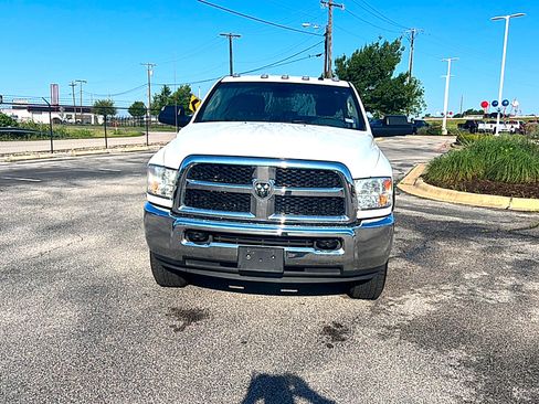 Used 2018 RAM 2500 Tradesman w/ Chrome Appearance Group AWD/4WD image 3