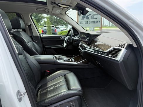 Used 2023 BMW X7 xDrive40i w/ Premium Package AWD/4WD image 12