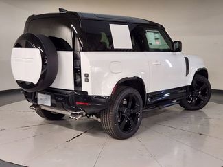 New 2026 Land Rover Defender 90 V8 video 2