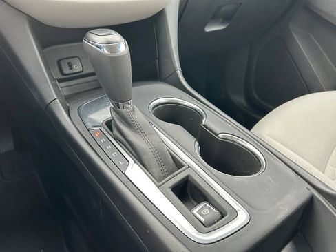 Used 2018 Chevrolet Equinox LS FWD image 22