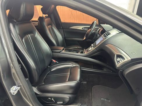 Used 2020 Lincoln MKZ image 16