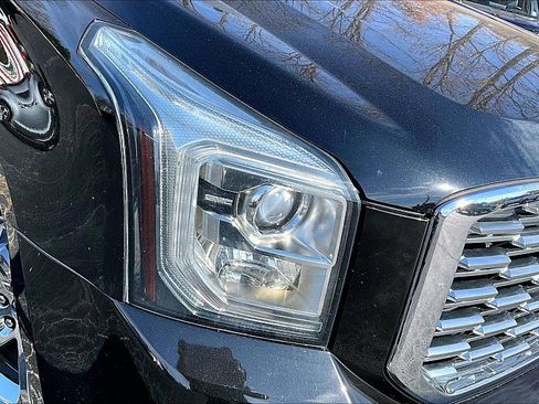 Used 2019 GMC Yukon XL Denali w/ Open Road Package image 29