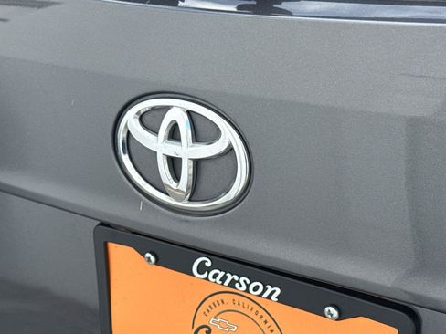 Used 2025 Toyota Highlander LE FWD image 5