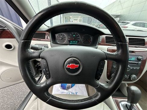 Used 2008 Chevrolet Impala LTZ image 11