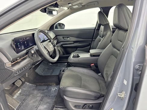 Used 2024 Nissan Ariya AWD image 15
