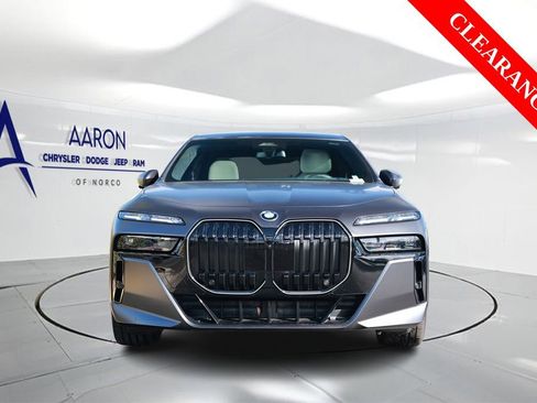 Used 2025 BMW i7 xDrive60 w/ Executive Package AWD/4WD image 4