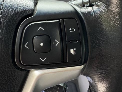 Used 2016 Toyota Sienna XLE FWD image 22