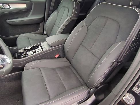 New 2026 Volvo XC40 B5 Ultra w/ Protection Package Premier image 15