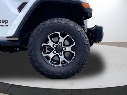 Certified 2018 Jeep Wrangler Unlimited Rubicon AWD/4WD image 34