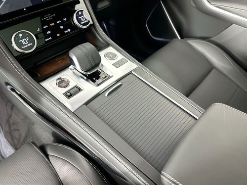 Certified 2026 Jaguar F-PACE R-Dynamic S AWD/4WD image 13