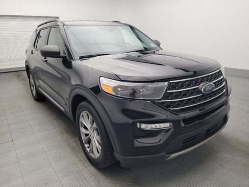 Used 2022 Ford Explorer XLT w/ Equipment Group 202A image 13
