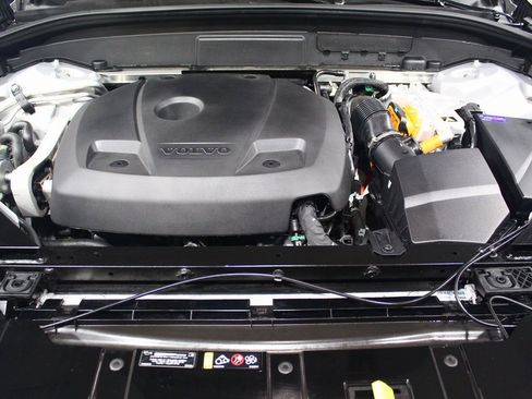 Used 2024 Volvo XC60 T8 Plus w/ Climate Package image 32