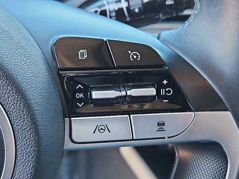 Certified 2022 Hyundai Elantra Limited w/ Cargo Package image 25