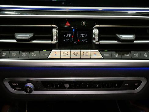 Used 2022 BMW X6 M50i w/ Executive Package image 21