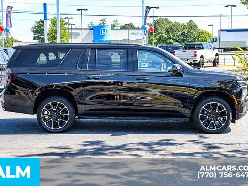 Used 2025 Chevrolet Suburban RST w/ Comfort Package AWD/4WD image 10