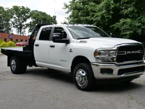 Used 2024 RAM 3500 SLT w/ Quick Order Package 2YG SLT AWD/4WD image 4