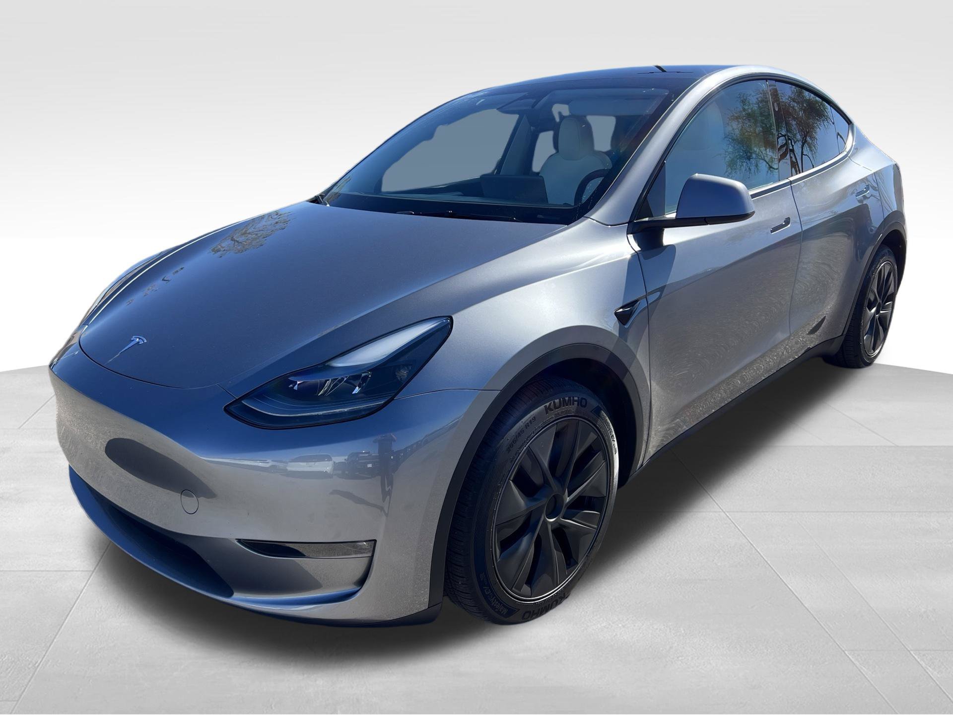 Used 2024 Tesla Model Y Long Range AWD/4WD image 9
