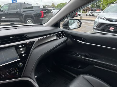 Used 2019 Toyota Camry SE FWD image 28
