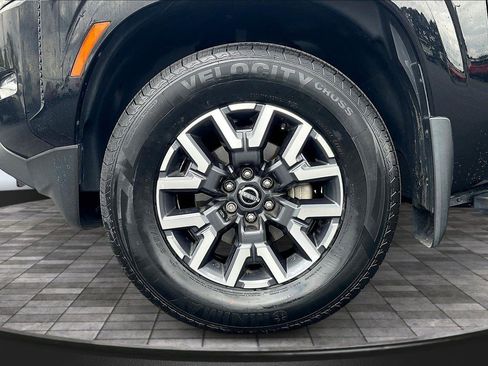 Used 2022 Nissan Frontier SV w/ SV Premium Package AWD/4WD image 9