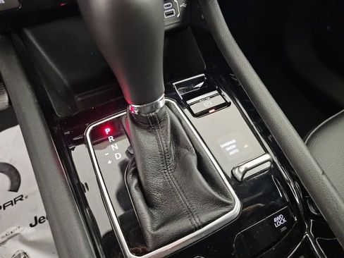 Certified 2024 Jeep Compass Limited image 22