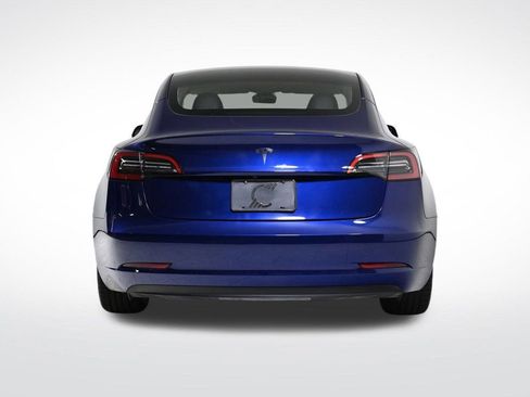 Used 2023 Tesla Model 3 Standard Range image 4