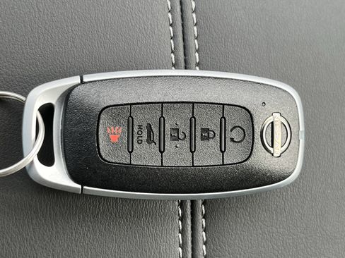 New 2025 Nissan Pathfinder SV w/ SV Premium Package image 33