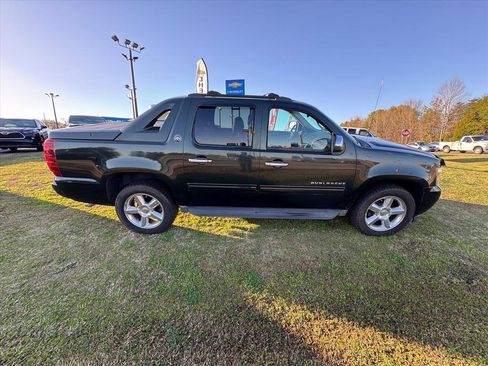 Used 2013 Chevrolet Avalanche LT w/ All-Star Edition image 2
