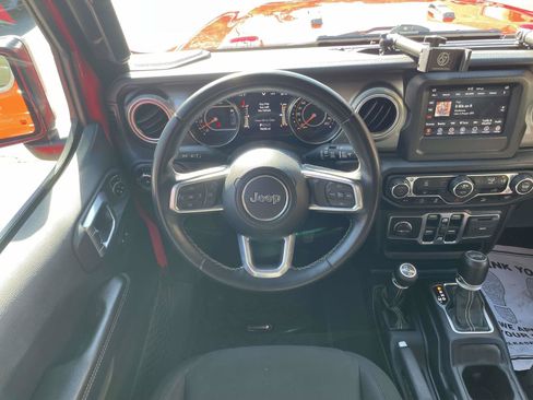 Used 2020 Jeep Wrangler Unlimited Sahara AWD/4WD image 2