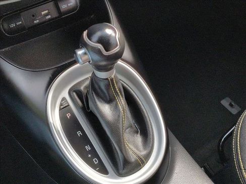 Used 2016 Kia Soul + image 16