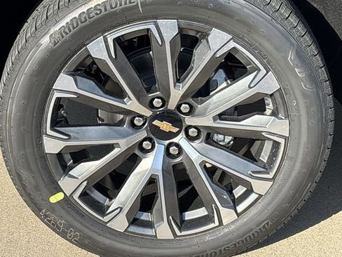 New 2026 Chevrolet Suburban High Country RWD image 10