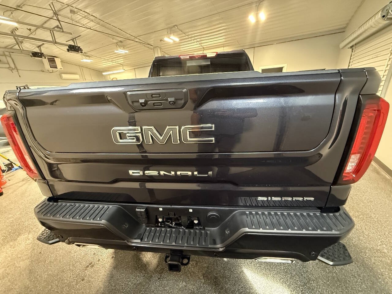 Used 2025 GMC Sierra 1500 Denali Ultimate AWD/4WD image 8