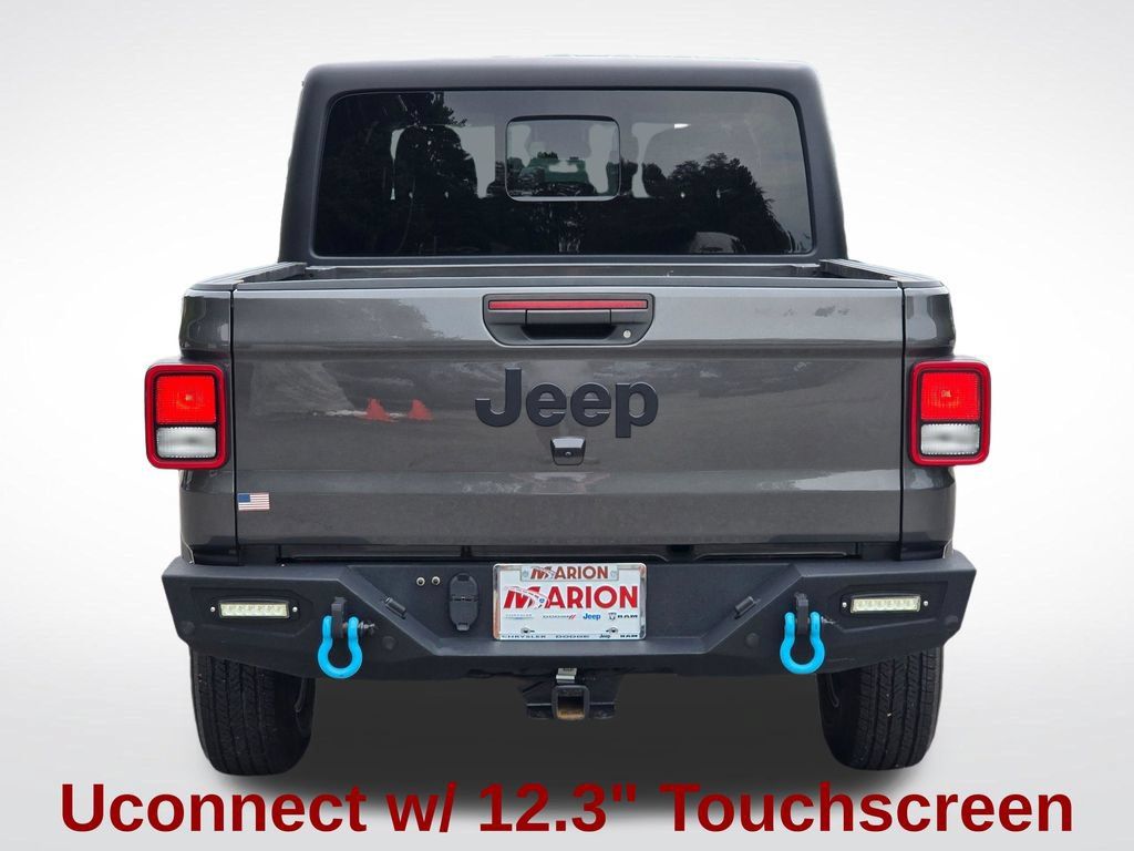 Used 2024 Jeep Gladiator Sport AWD/4WD image 17