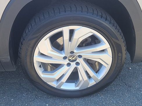 Used 2021 Volkswagen Atlas SE w/ Panoramic Sunroof Package AWD/4WD image 9