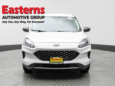 Used 2022 Ford Escape SE image 2