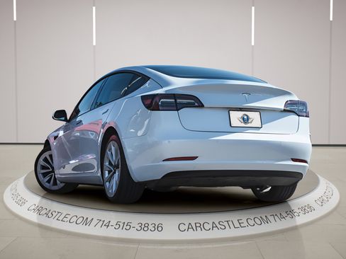 Used 2021 Tesla Model 3 Standard Range Plus RWD image 4